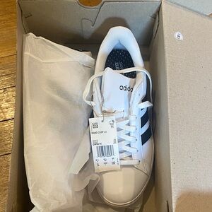 NWT WOMENS ADIDAS SNEAKERS